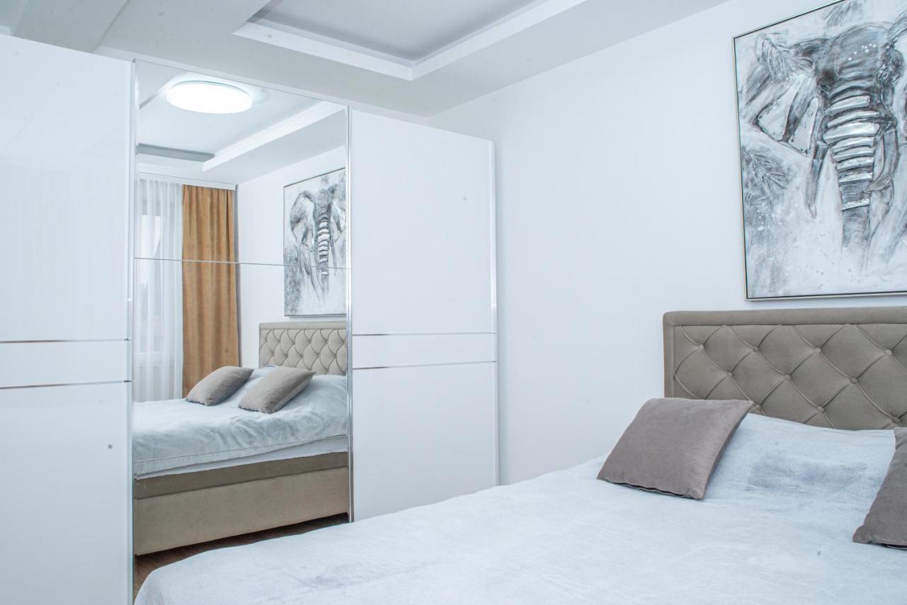 Apartment Aparments